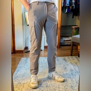 Vuori Meta Cargo Pant in Walnut